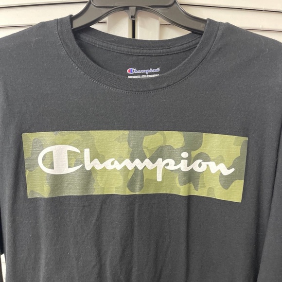 Champion t-shirt EUC (medium) - Picture 2 of 4